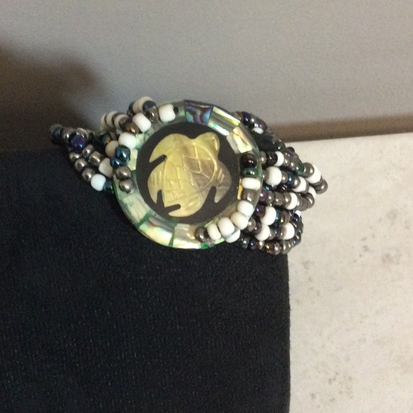 Multi strand bead stretch bracelet with abalone turtle faceplate - Picture 6 of 8